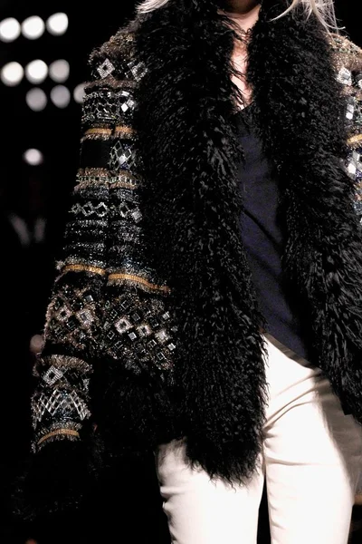 Look 60